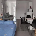 6 M, 50 M Do Plaze Lägenhet