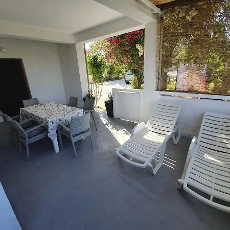 6 M, 50 M Do Plaze Barbat na Rabu