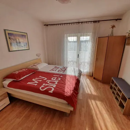 Apartment 6 M, 50 M Do Plaze Barbat na Rabu