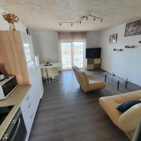 6 M, 50 M Do Plaze * Barbat na Rabu