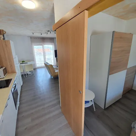 6 M, 50 M Do Plaze Barbat na Rabu