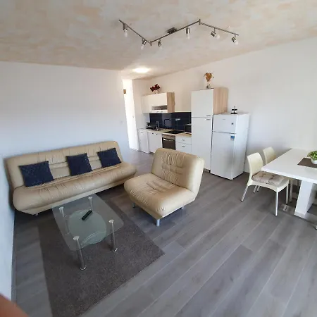 6 M, 50 M Do Plaze Barbat na Rabu