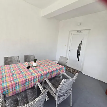 6 M, 50 M Do Plaze Apartment *