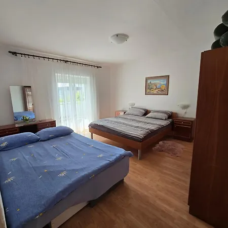 6 M, 50 M Do Plaze *