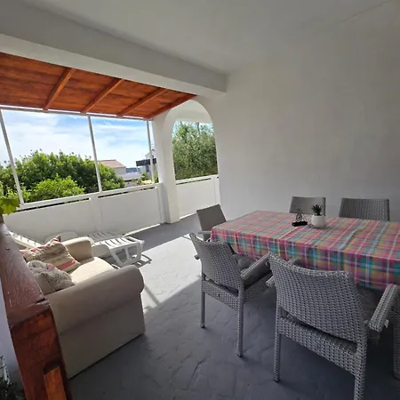 6 M, 50 M Do Plaze Barbat na Rabu