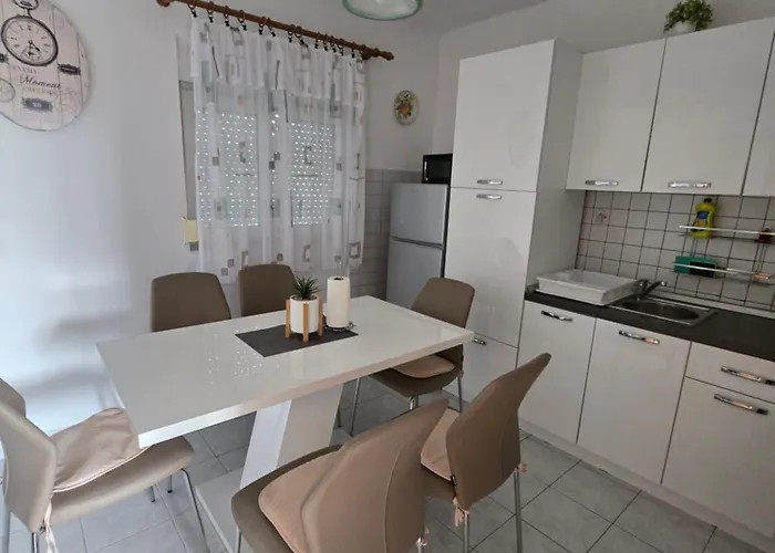 6 M, 50 M Do Plaze Appartement Barbat na Rabu