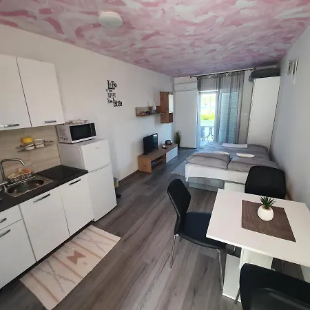 6 M, 50 M Do Plaze Apartamento Barbat na Rabu