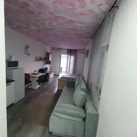 6 M, 50 M Do Plaze Lägenhet *