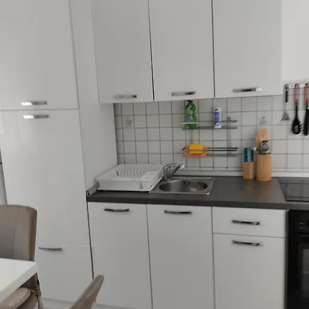 Apartment 6 M, 50 M Do Plaze Barbat na Rabu