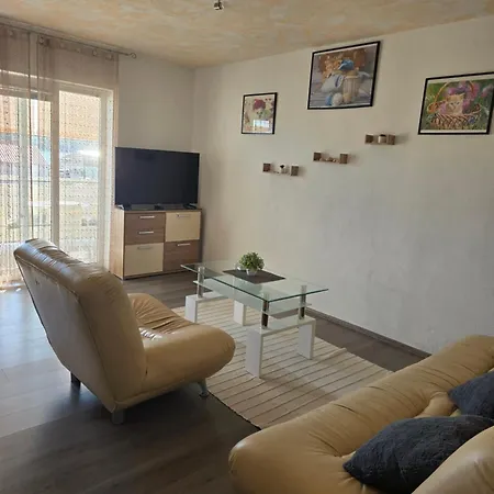 6 M, 50 M Do Plaze Lägenhet Barbat na Rabu