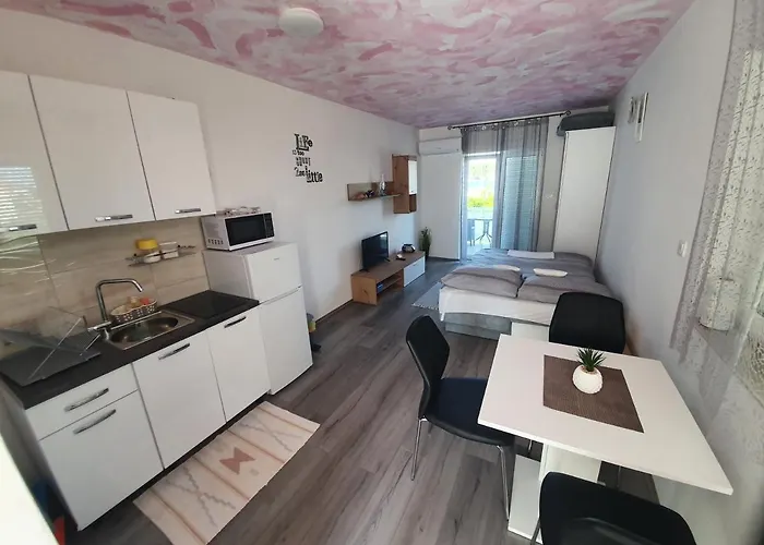 6 M, 50 M Do Plaže Apartmán Barbat na Rabu