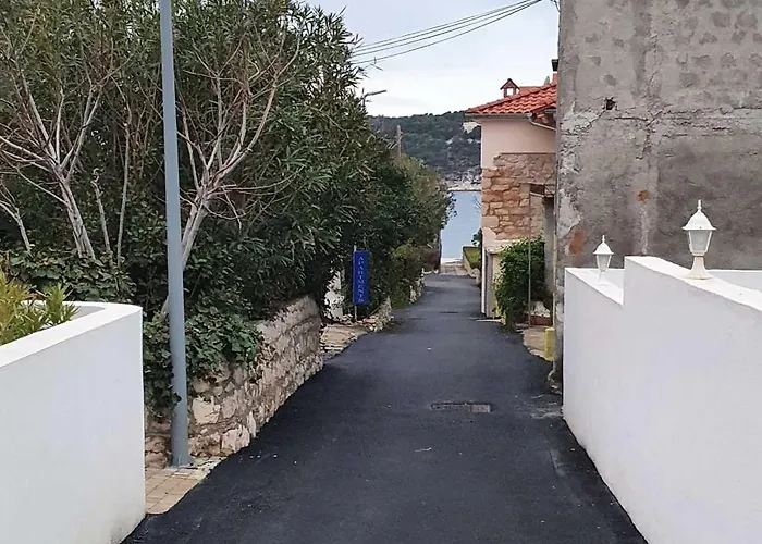 Apartment 6 M, 50 M Do Plaze Barbat na Rabu