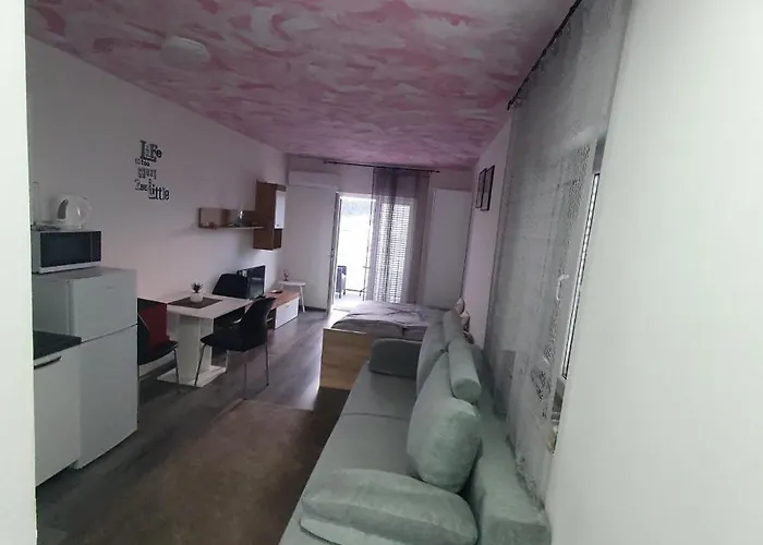 6 M, 50 M Do Plaže Apartmán *