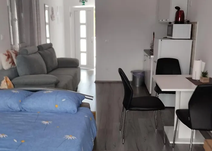 6 M, 50 M Do Plaze Apartment
