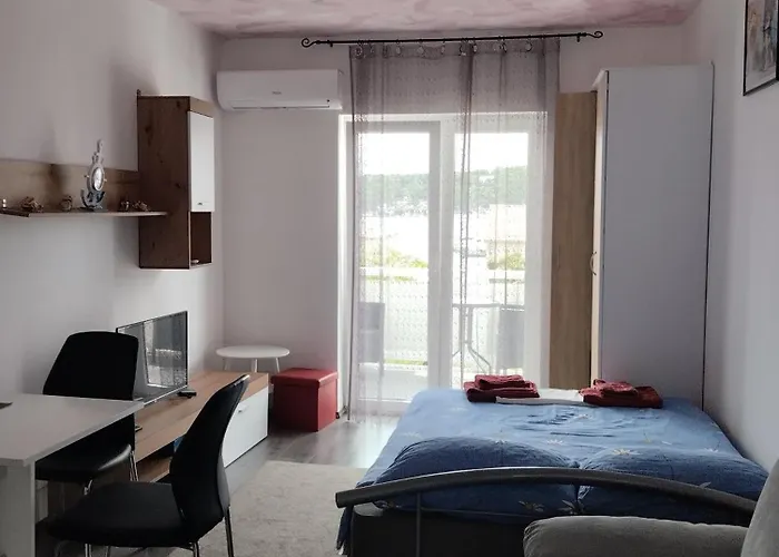 Apartment 6 M, 50 M Do Plaze Barbat na Rabu