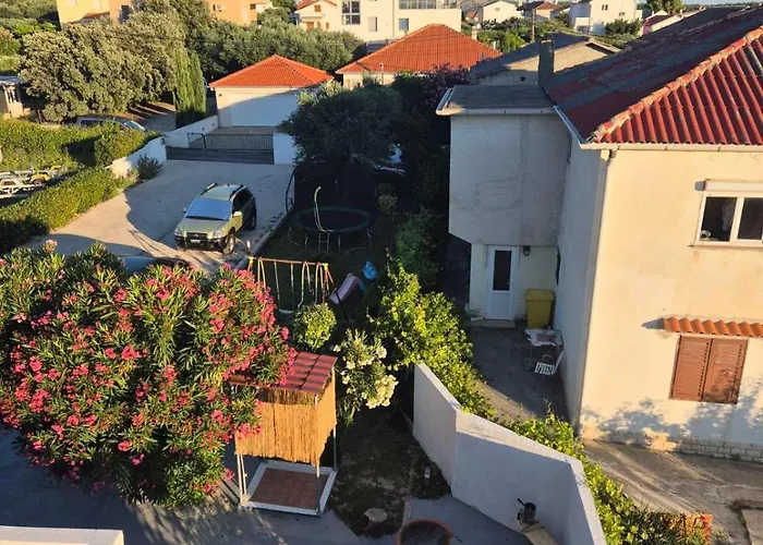 6 M, 50 M Do Plaze Apartment Barbat na Rabu